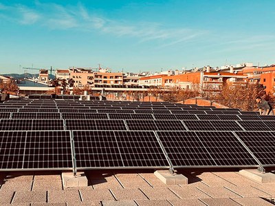 En marxa la planta solar fotovoltaica de l'EPSEVG-UPC