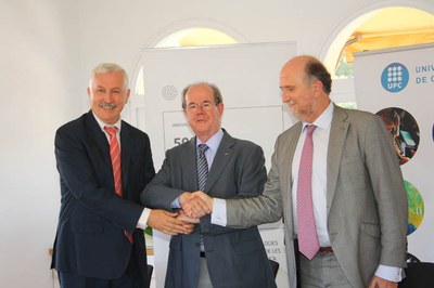 Indra y la UPC firman un convenio marco para colaborar en actividades de I+D+i